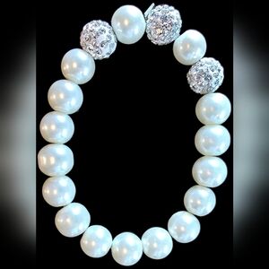 Classic Pearl and Crystal Bead Stretch Bracelet